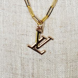 VINTAGE Louis Vuitton Gold Logo & gold vermeil sterling paperclip neckl…